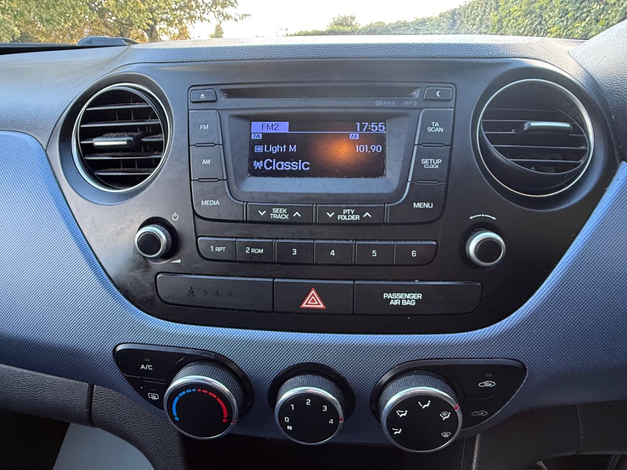 2016 HYUNDAI I10 1.0 SE Hatchback 5dr Petrol Manual Euro 5 (66 ps) - vehicle photo 14 for sale on PureCar