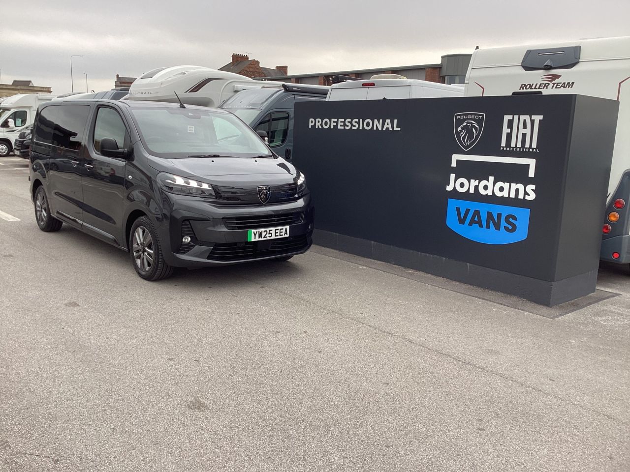 2025 PEUGEOT EXPERT