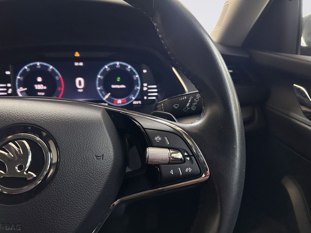 2022 Skoda Octavia — image 12