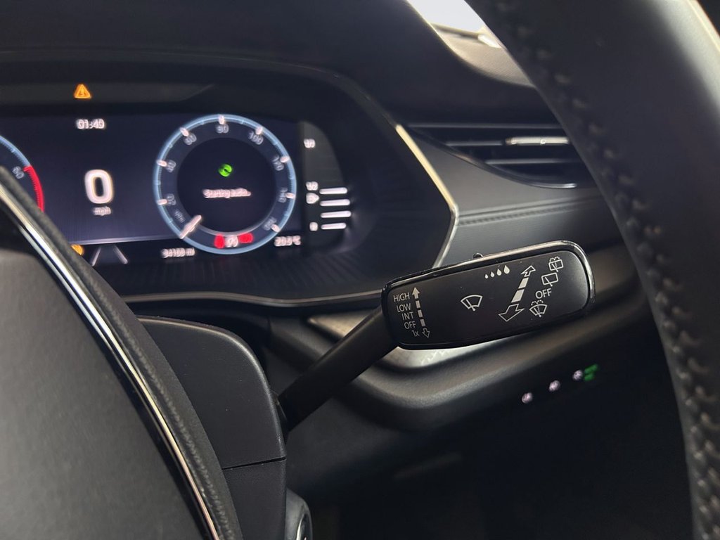 2022 Skoda Octavia — image 14