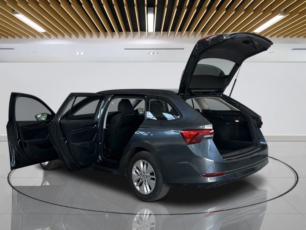 2022 Skoda Octavia — image 5