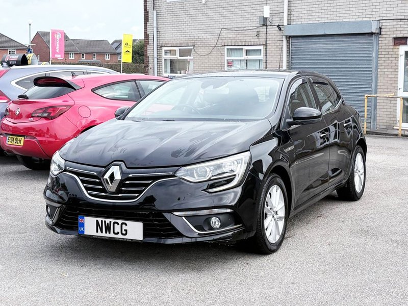 2017 Renault Megane in black — photo 5 of 27