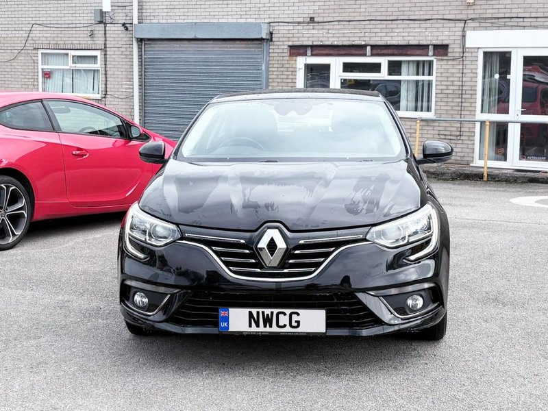 2017 Renault Megane in black — photo 3 of 27