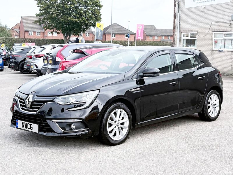 2017 Renault Megane in black — photo 6 of 27