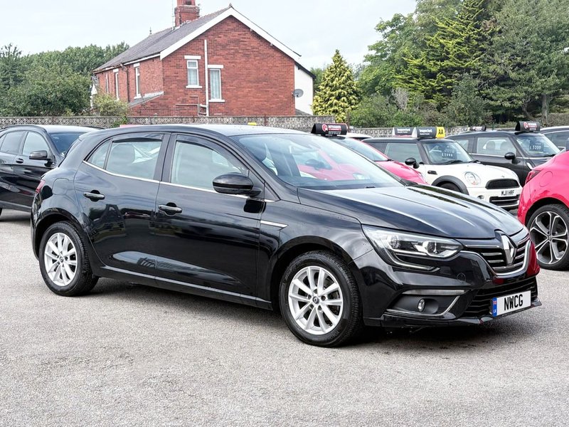 2017 Renault Megane in black — photo 2 of 27