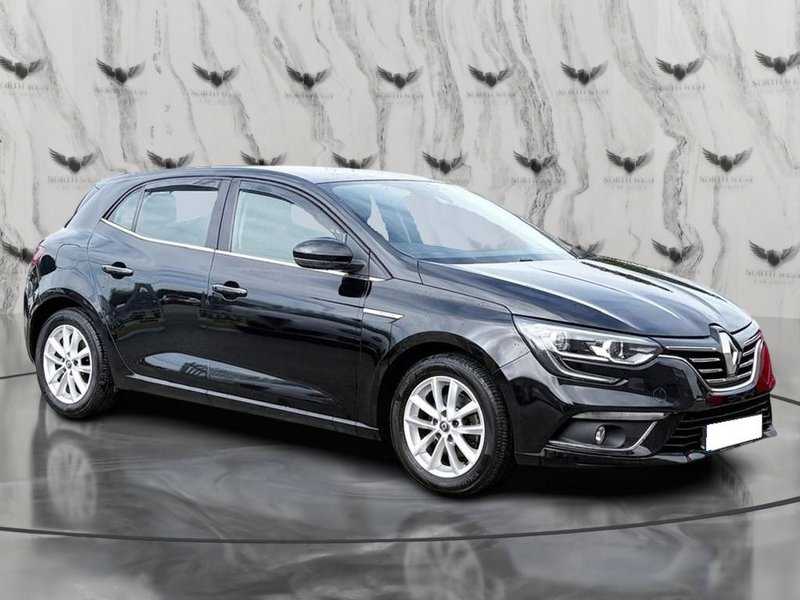 2017 Renault Megane in black — photo 2 of 24