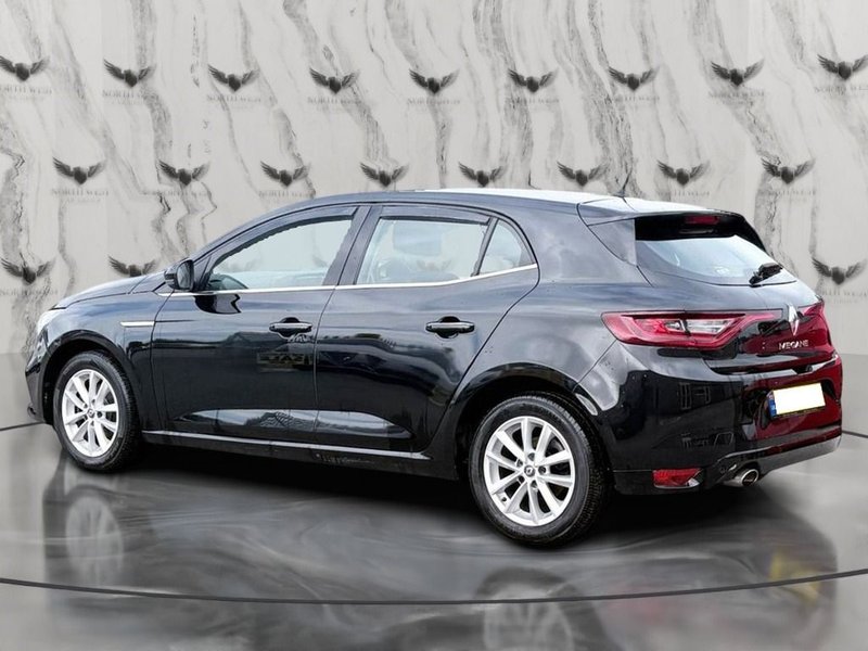 2017 Renault Megane in black — photo 6 of 24
