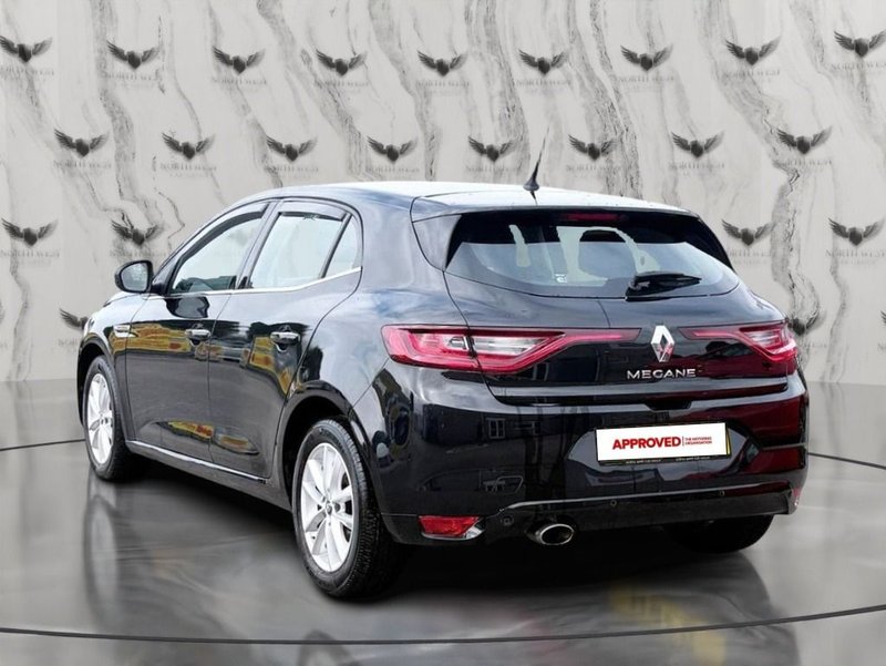 2017 Renault Megane in black — photo 7 of 24