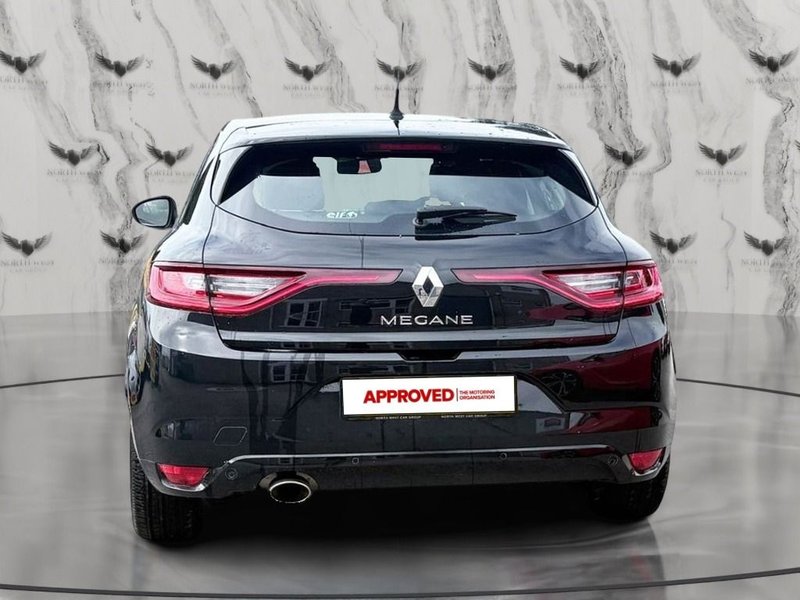 2017 Renault Megane in black — photo 8 of 24