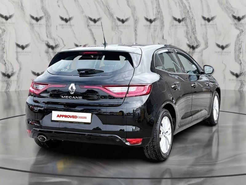 2017 Renault Megane in black — photo 9 of 24