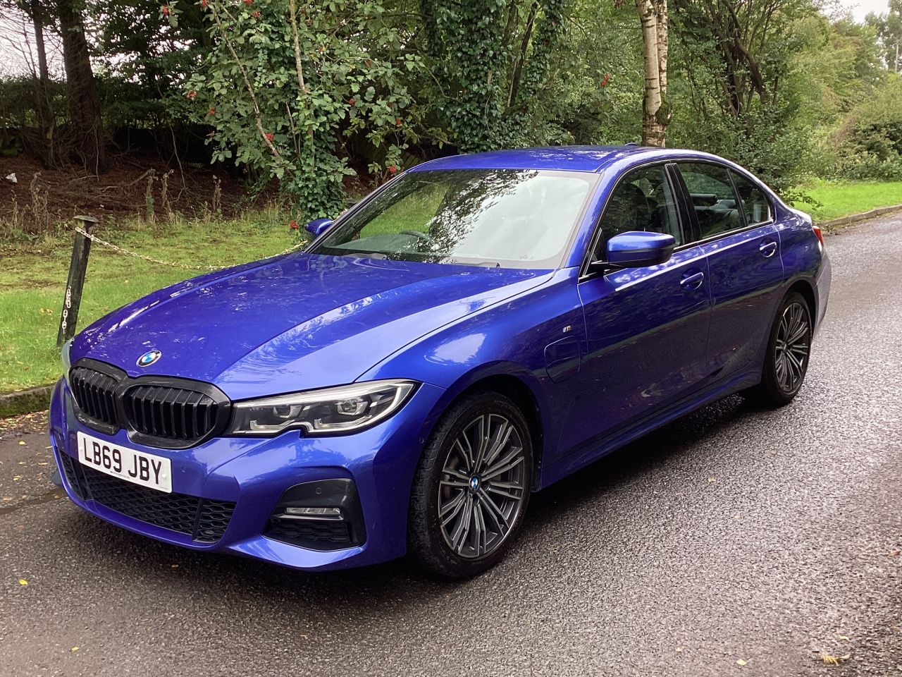 2019 BMW 3 SERIES 2.0 330e 12kWh M Sport Saloon 4dr Petrol Plug-in Hybrid Auto Euro 6 (s/s) ( - vehicle photo 3 for sale on PureCar