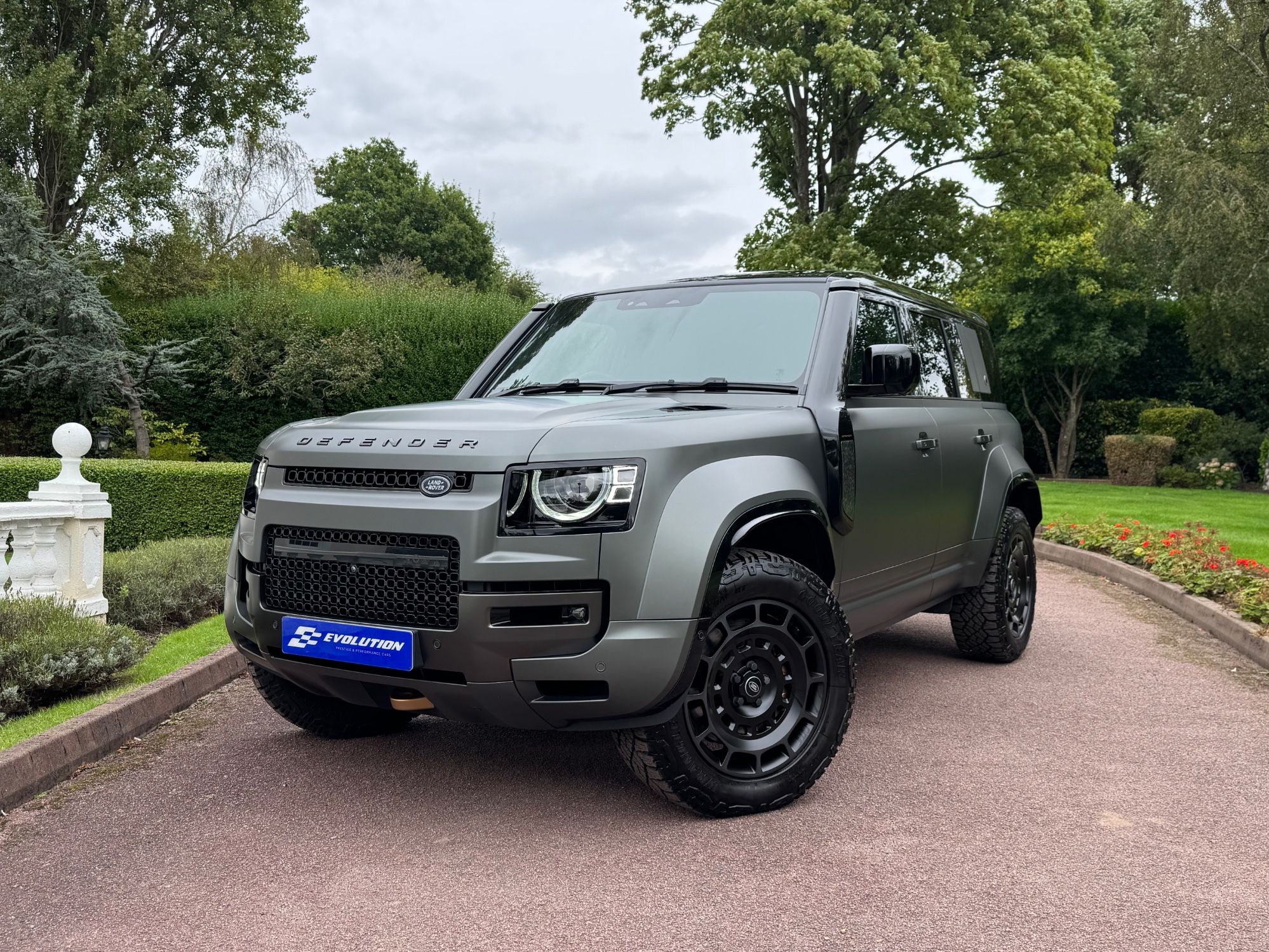 2025 Land Rover Defender