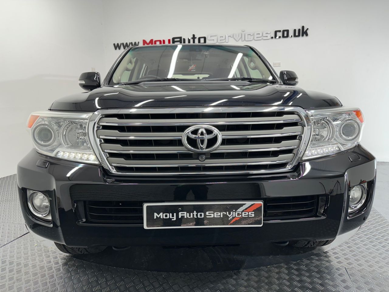 2013 TOYOTA LAND CRUISER 4.5 D-4D V8 SUV 5dr Diesel Auto 4WD Euro 5 (268 ps) - vehicle photo 2 for sale on PureCar