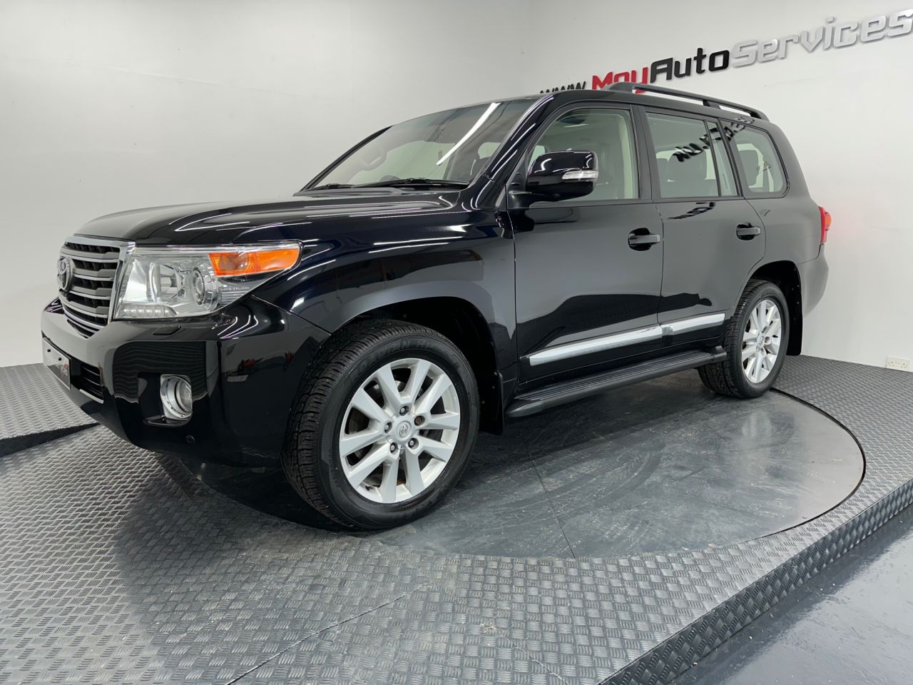 2013 TOYOTA LAND CRUISER 4.5 D-4D V8 SUV 5dr Diesel Auto 4WD Euro 5 (268 ps) - vehicle photo 3 for sale on PureCar