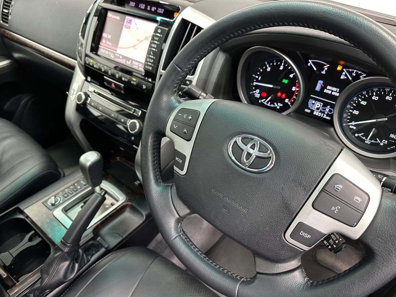 2013 TOYOTA LAND CRUISER 4.5 D-4D V8 SUV 5dr Diesel Auto 4WD Euro 5 (268 ps) - vehicle photo 13 for sale on PureCar