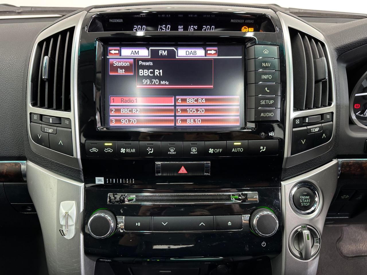 2013 TOYOTA LAND CRUISER 4.5 D-4D V8 SUV 5dr Diesel Auto 4WD Euro 5 (268 ps) - vehicle photo 19 for sale on PureCar