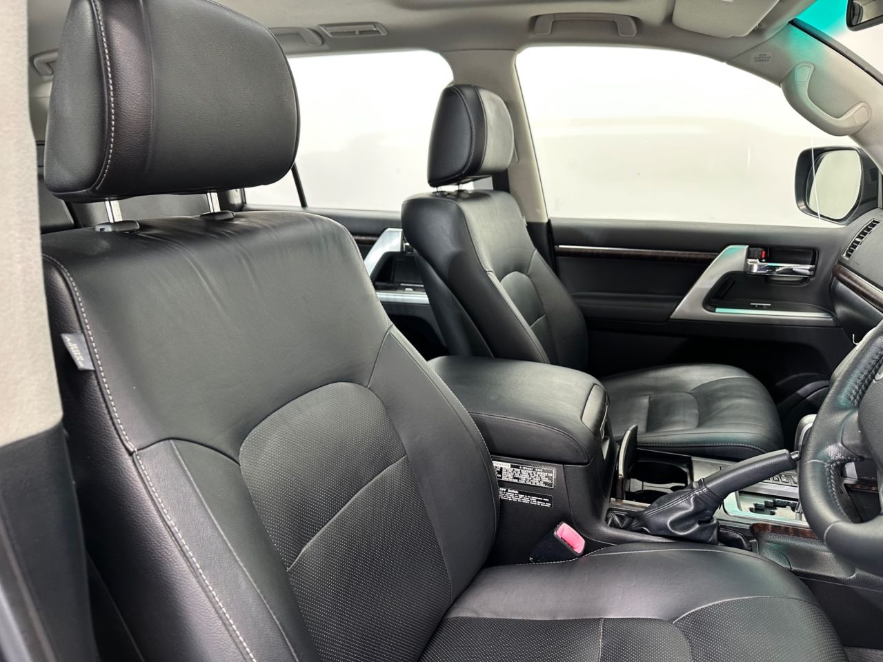 2013 TOYOTA LAND CRUISER 4.5 D-4D V8 SUV 5dr Diesel Auto 4WD Euro 5 (268 ps) - vehicle photo 23 for sale on PureCar