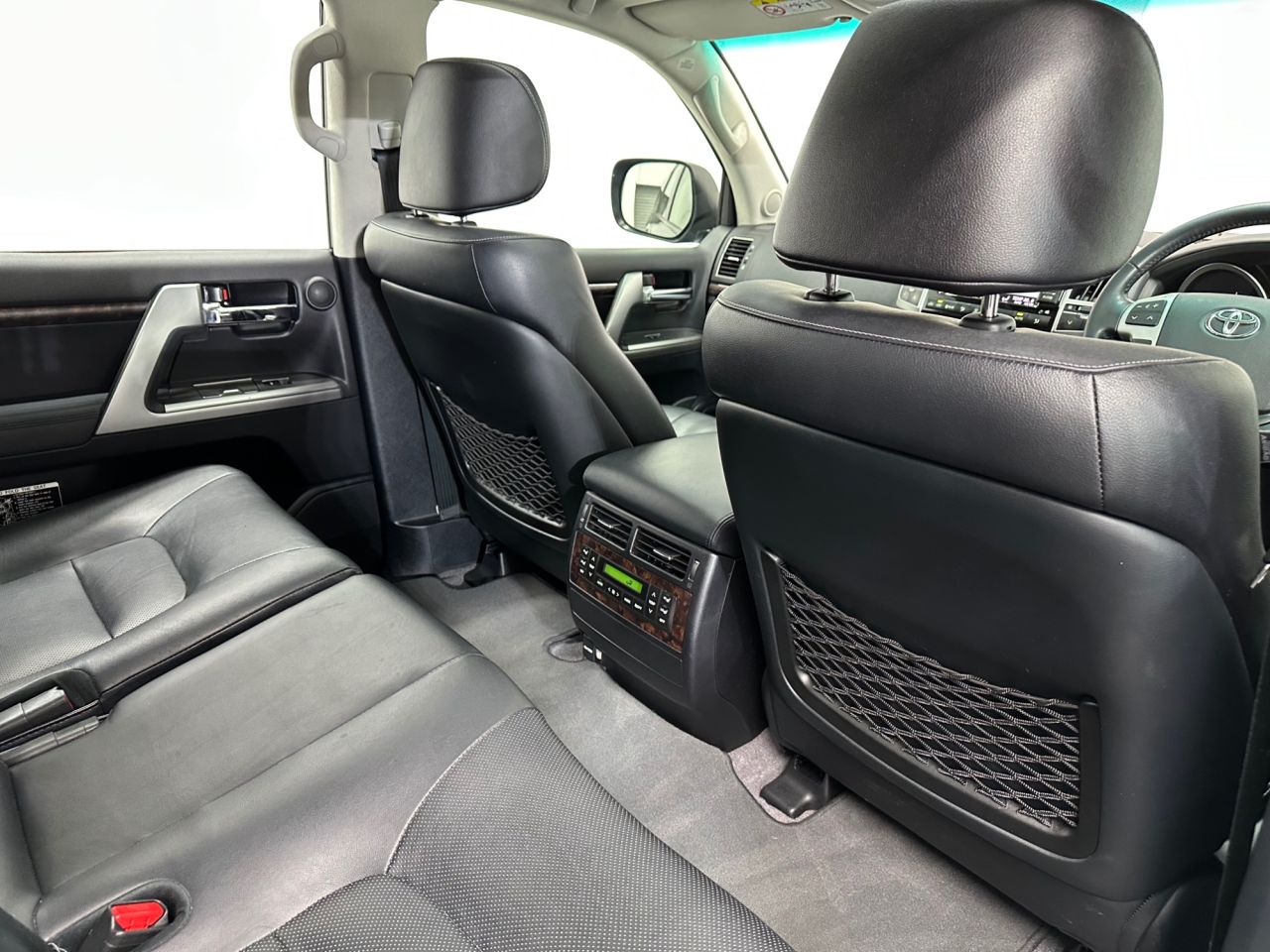 2013 TOYOTA LAND CRUISER 4.5 D-4D V8 SUV 5dr Diesel Auto 4WD Euro 5 (268 ps) - vehicle photo 25 for sale on PureCar