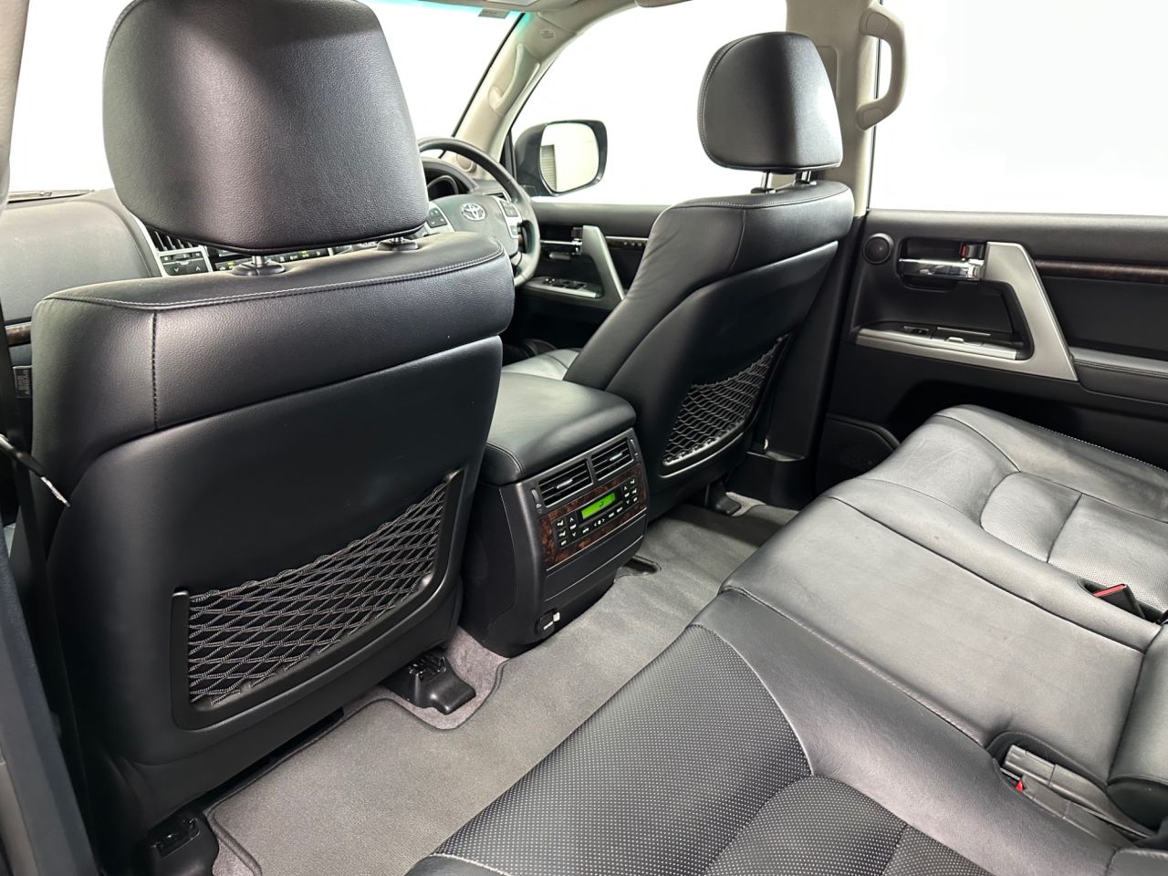 2013 TOYOTA LAND CRUISER 4.5 D-4D V8 SUV 5dr Diesel Auto 4WD Euro 5 (268 ps) - vehicle photo 32 for sale on PureCar