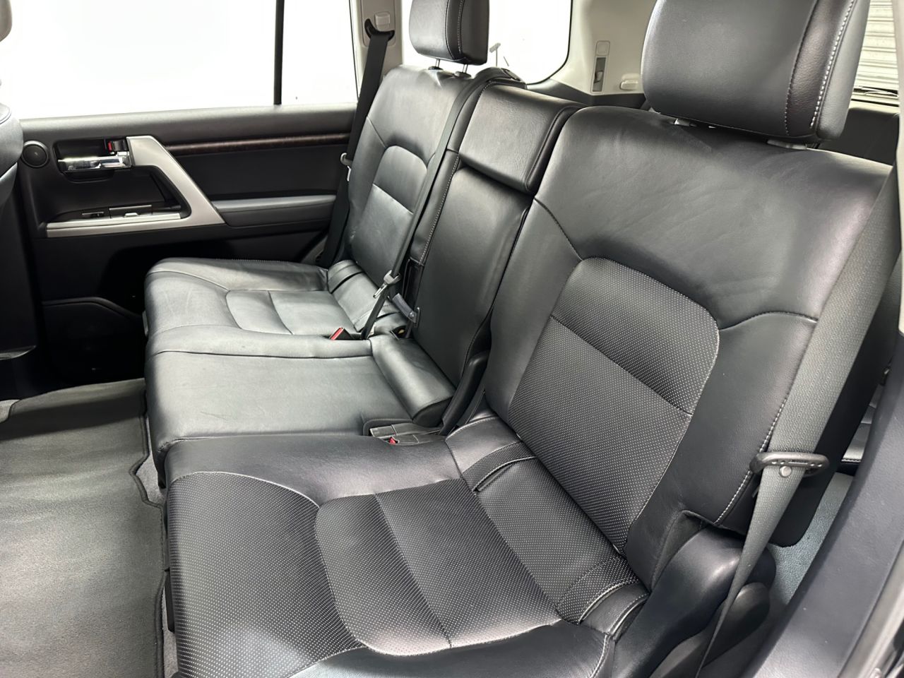 2013 TOYOTA LAND CRUISER 4.5 D-4D V8 SUV 5dr Diesel Auto 4WD Euro 5 (268 ps) - vehicle photo 31 for sale on PureCar