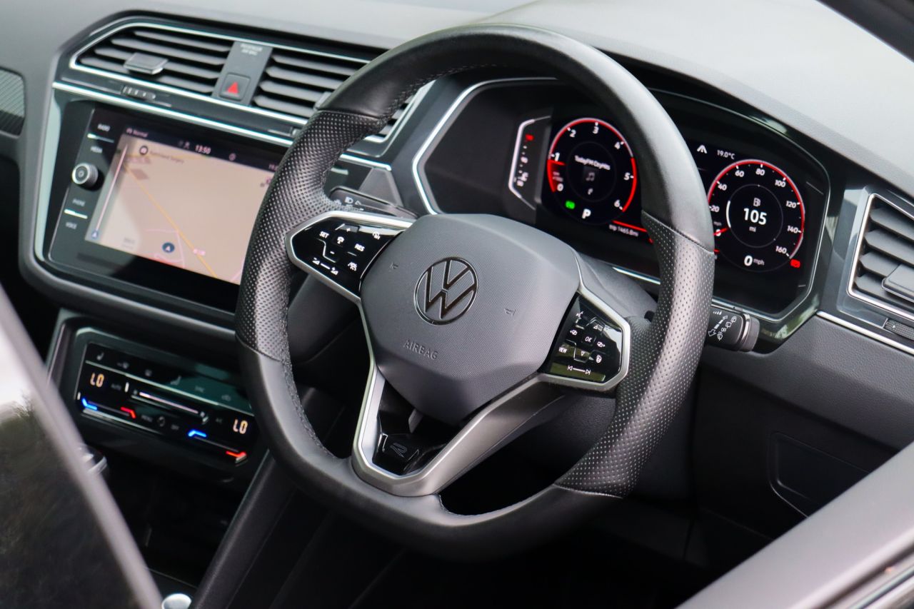 2023 VOLKSWAGEN TIGUAN 2.0 TDI R-Line SUV 5dr Diesel DSG Euro 6 (s/s) (150 ps) - vehicle photo 2 for sale on PureCar