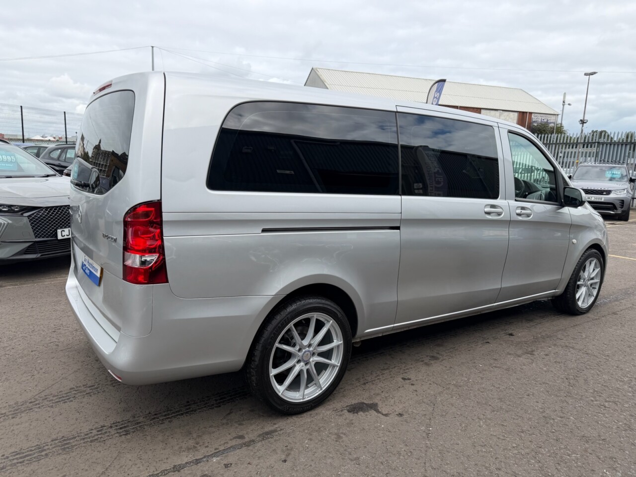 2018 MERCEDES VITO 2.1 114 CDI BlueTEC SELECT Tourer Double Cab 5dr Diesel Manual RWD L3 Euro - vehicle photo 28 for sale on PureCar