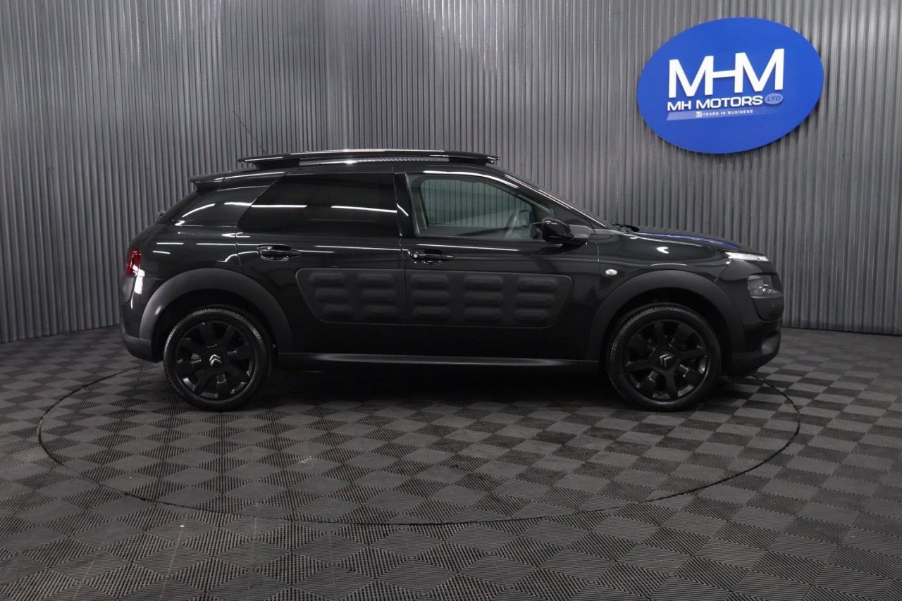 2017 CITROEN C4 CACTUS 1.6 BlueHDi Flair Hatchback 5dr Diesel Manual Euro 6 (100 ps) GOOD SERVICE - vehicle photo 8 for sale on PureCar