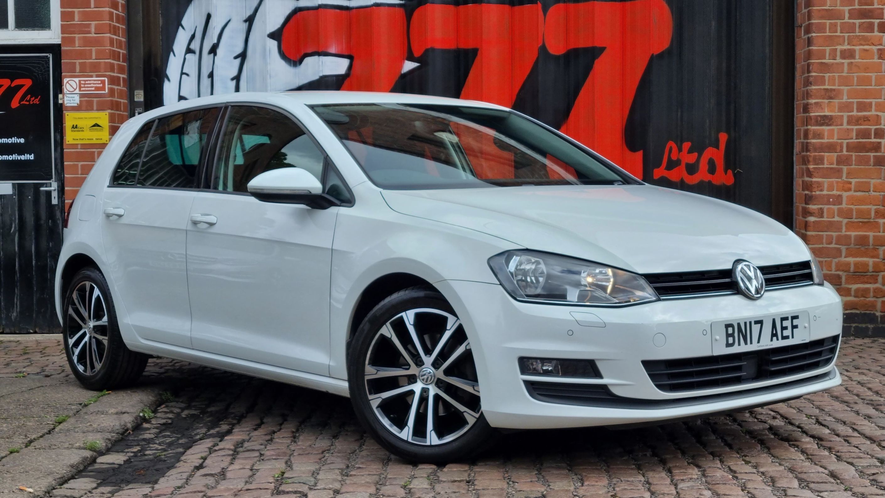 2017 Volkswagen GOLF
