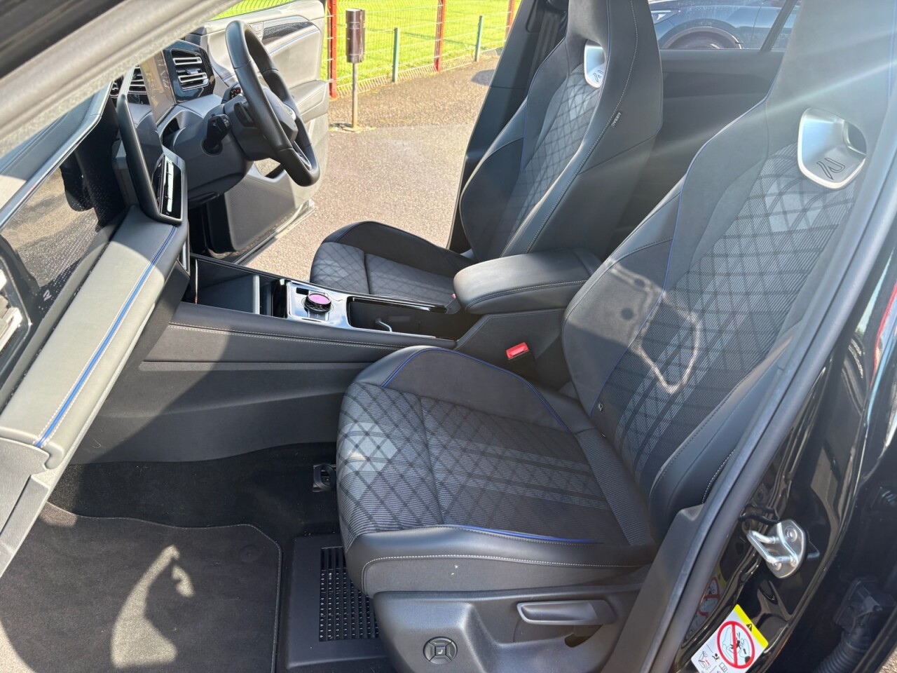 2026 VOLKSWAGEN TIGUAN 1.5 eTSI MHEV R-Line SUV 5dr Petrol Hybrid DSG Euro 6 (s/s) (150 ps) - vehicle photo 11 for sale on PureCar