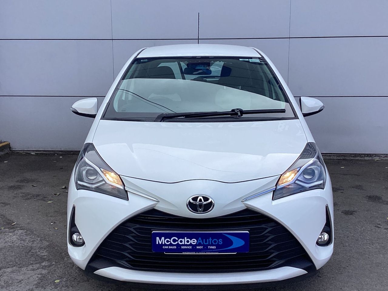 2017 TOYOTA YARIS 1.5 VVT-i Icon Hatchback 5dr Petrol Manual Euro 6 (111 ps) - vehicle photo 3 for sale on PureCar