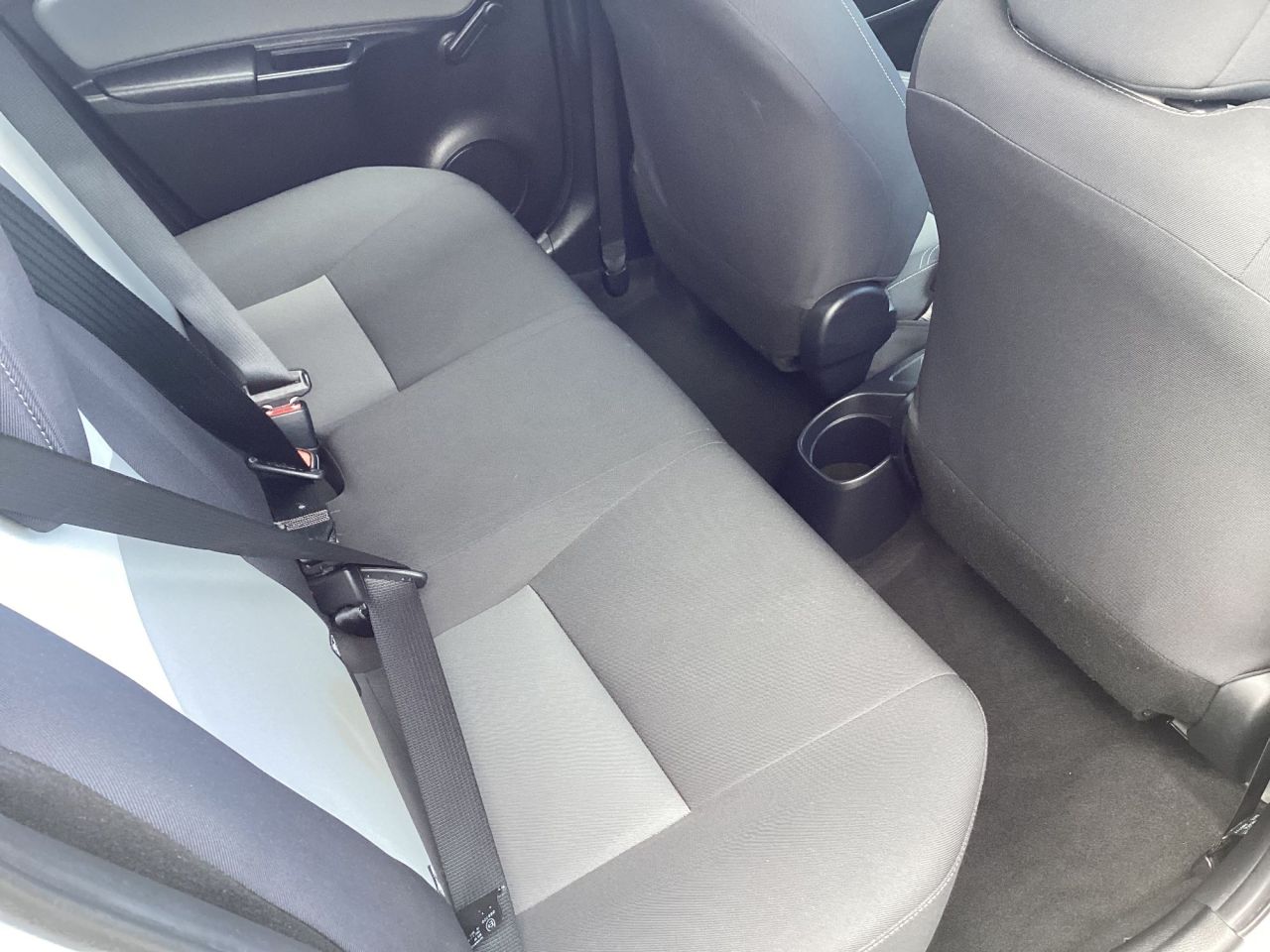 2017 TOYOTA YARIS 1.5 VVT-i Icon Hatchback 5dr Petrol Manual Euro 6 (111 ps) - vehicle photo 8 for sale on PureCar