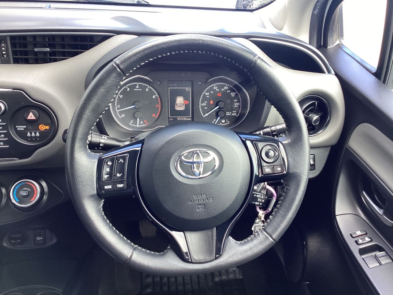 2017 TOYOTA YARIS 1.5 VVT-i Icon Hatchback 5dr Petrol Manual Euro 6 (111 ps) - vehicle photo 11 for sale on PureCar