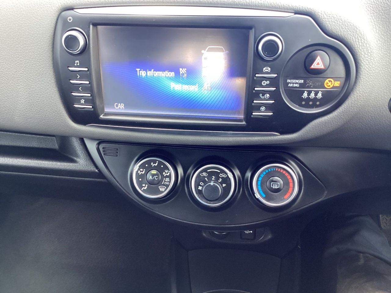 2017 TOYOTA YARIS 1.5 VVT-i Icon Hatchback 5dr Petrol Manual Euro 6 (111 ps) - vehicle photo 14 for sale on PureCar