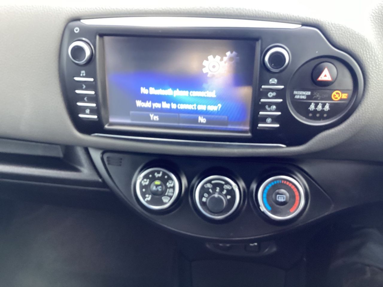 2017 TOYOTA YARIS 1.5 VVT-i Icon Hatchback 5dr Petrol Manual Euro 6 (111 ps) - vehicle photo 16 for sale on PureCar