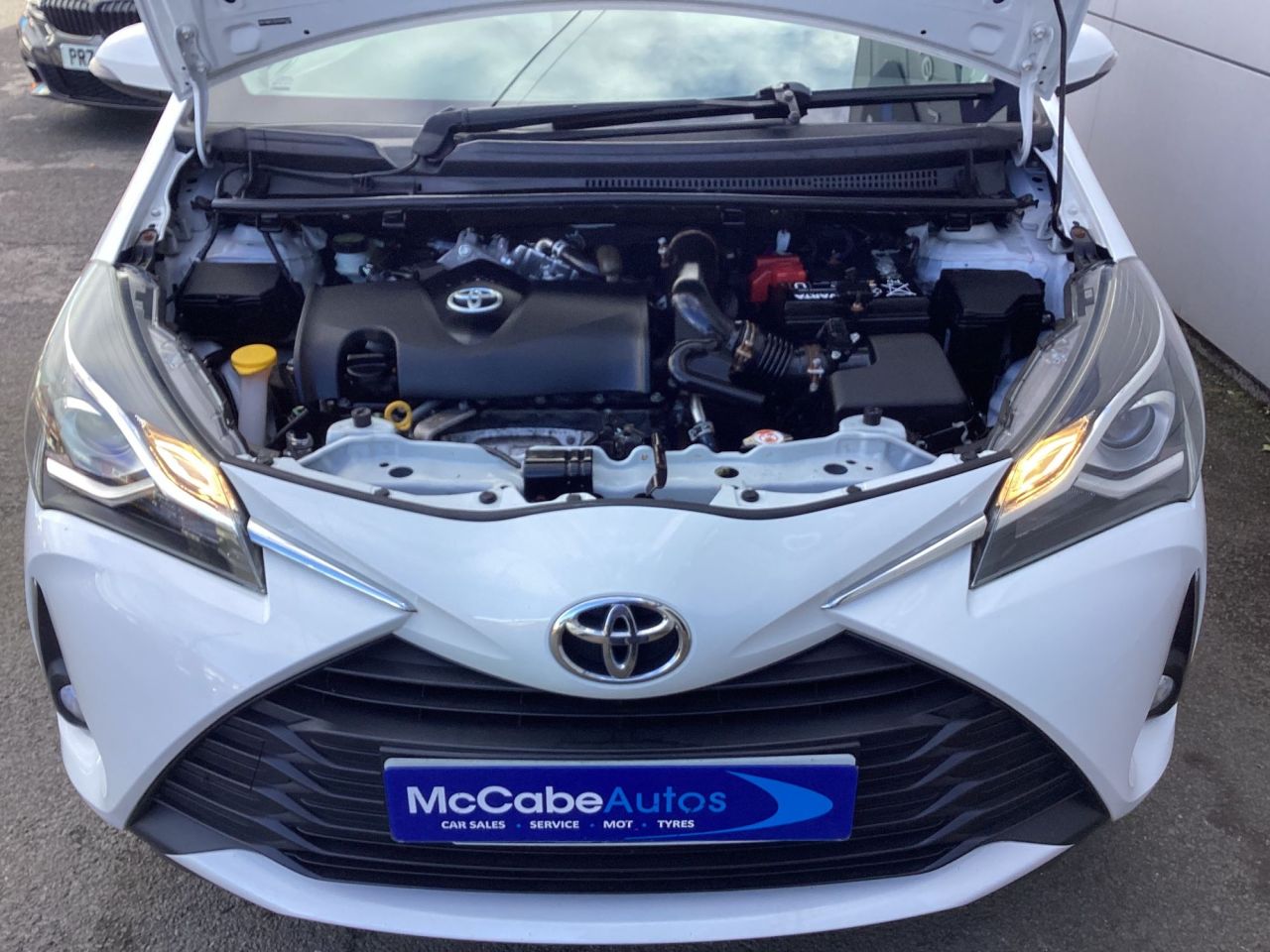 2017 TOYOTA YARIS 1.5 VVT-i Icon Hatchback 5dr Petrol Manual Euro 6 (111 ps) - vehicle photo 24 for sale on PureCar