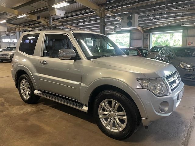 2014 Mitsubishi Shogun