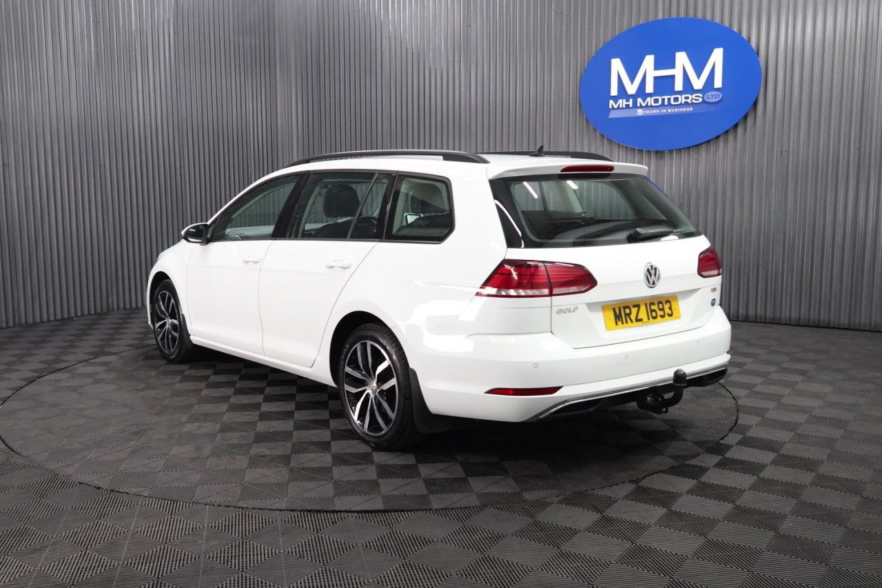 2017 VOLKSWAGEN GOLF 1.6 TDI BlueMotion Tech SE Nav Estate 5dr Diesel Manual Euro 6 (s/s) (115 p - vehicle photo 5 for sale on PureCar