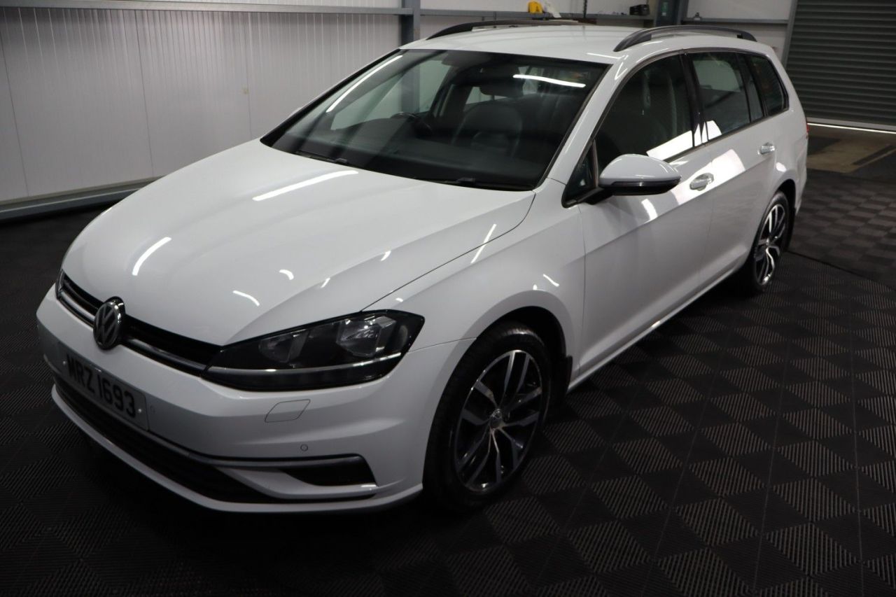 2017 VOLKSWAGEN GOLF 1.6 TDI BlueMotion Tech SE Nav Estate 5dr Diesel Manual Euro 6 (s/s) (115 p - vehicle photo 10 for sale on PureCar
