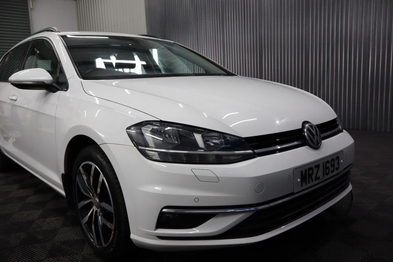 2017 VOLKSWAGEN GOLF 1.6 TDI BlueMotion Tech SE Nav Estate 5dr Diesel Manual Euro 6 (s/s) (115 p - vehicle photo 11 for sale on PureCar