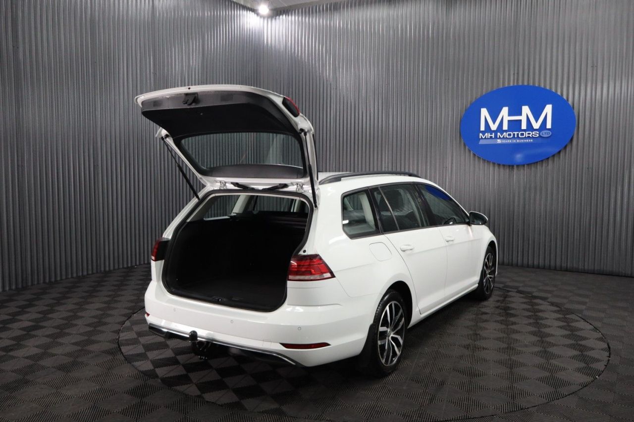 2017 VOLKSWAGEN GOLF 1.6 TDI BlueMotion Tech SE Nav Estate 5dr Diesel Manual Euro 6 (s/s) (115 p - vehicle photo 24 for sale on PureCar