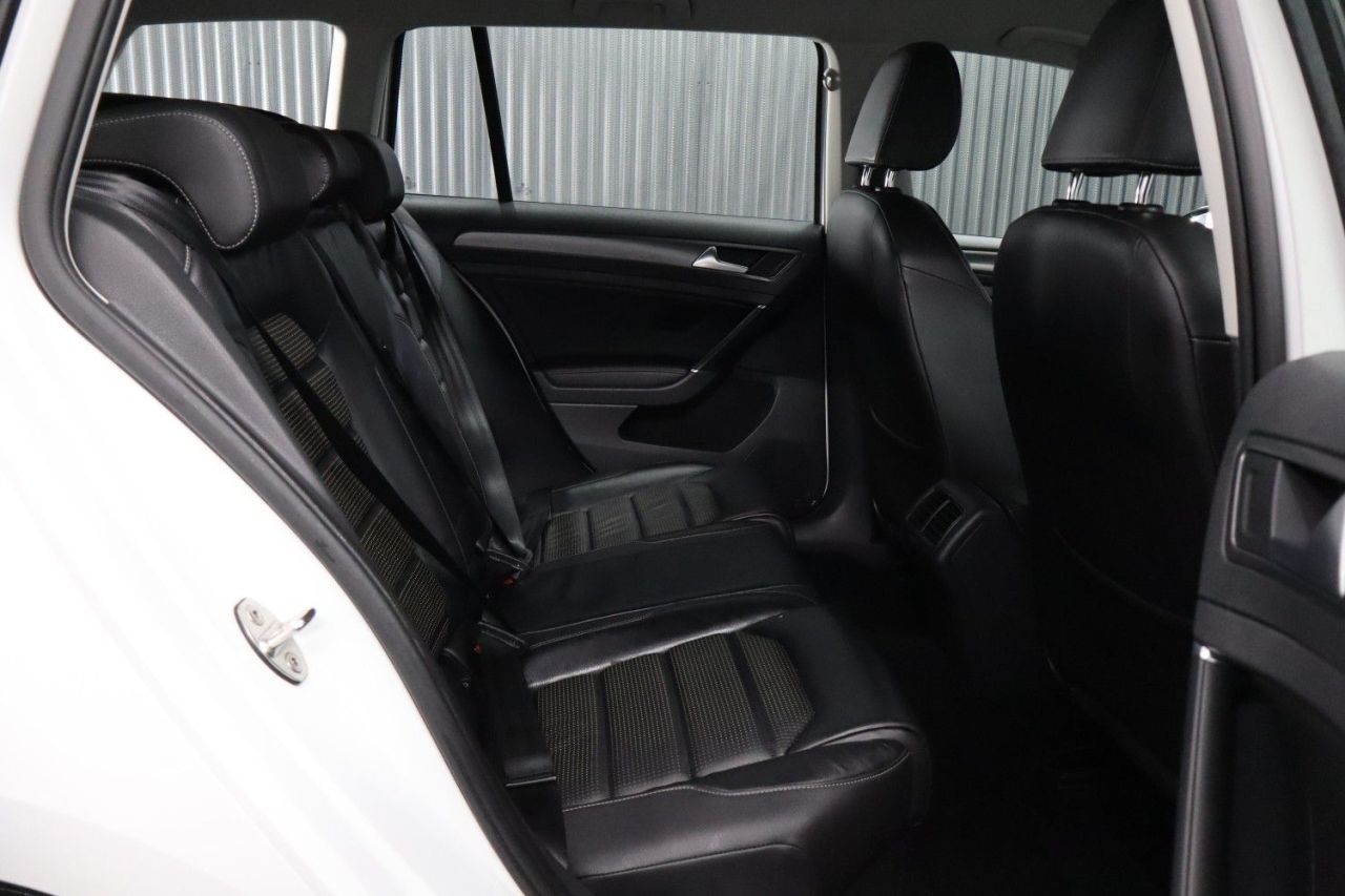 2017 VOLKSWAGEN GOLF 1.6 TDI BlueMotion Tech SE Nav Estate 5dr Diesel Manual Euro 6 (s/s) (115 p - vehicle photo 25 for sale on PureCar