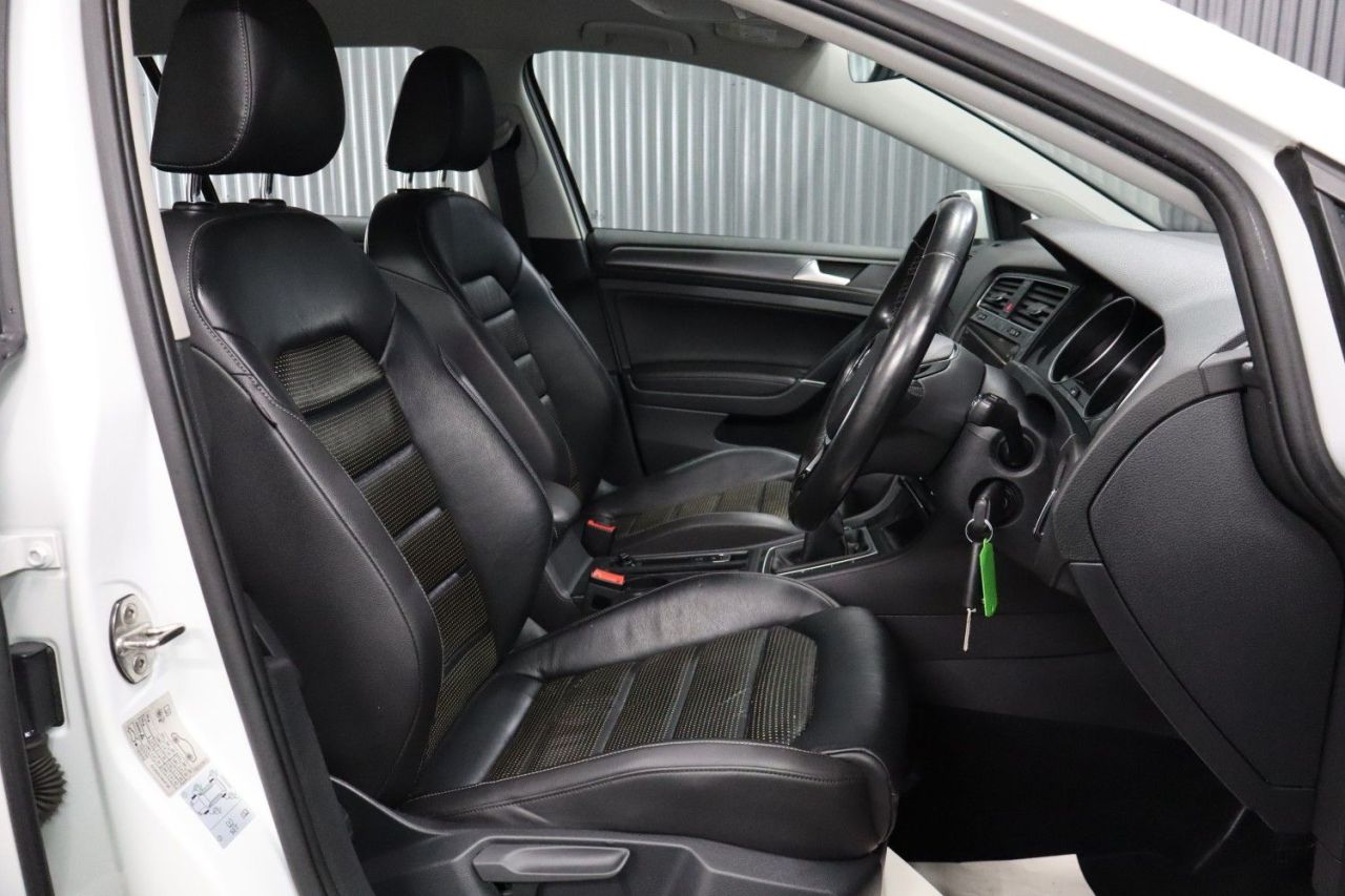 2017 VOLKSWAGEN GOLF 1.6 TDI BlueMotion Tech SE Nav Estate 5dr Diesel Manual Euro 6 (s/s) (115 p - vehicle photo 28 for sale on PureCar
