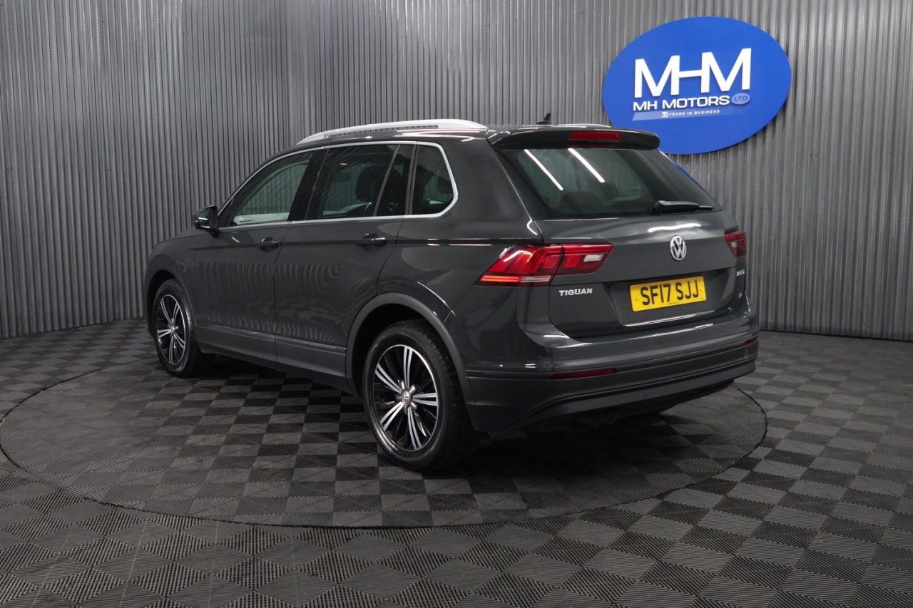 2017 VOLKSWAGEN TIGUAN 2.0 TDI BlueMotion Tech SE Navigation SUV 5dr Diesel Manual Euro 6 (s/s) (1 - vehicle photo 5 for sale on PureCar