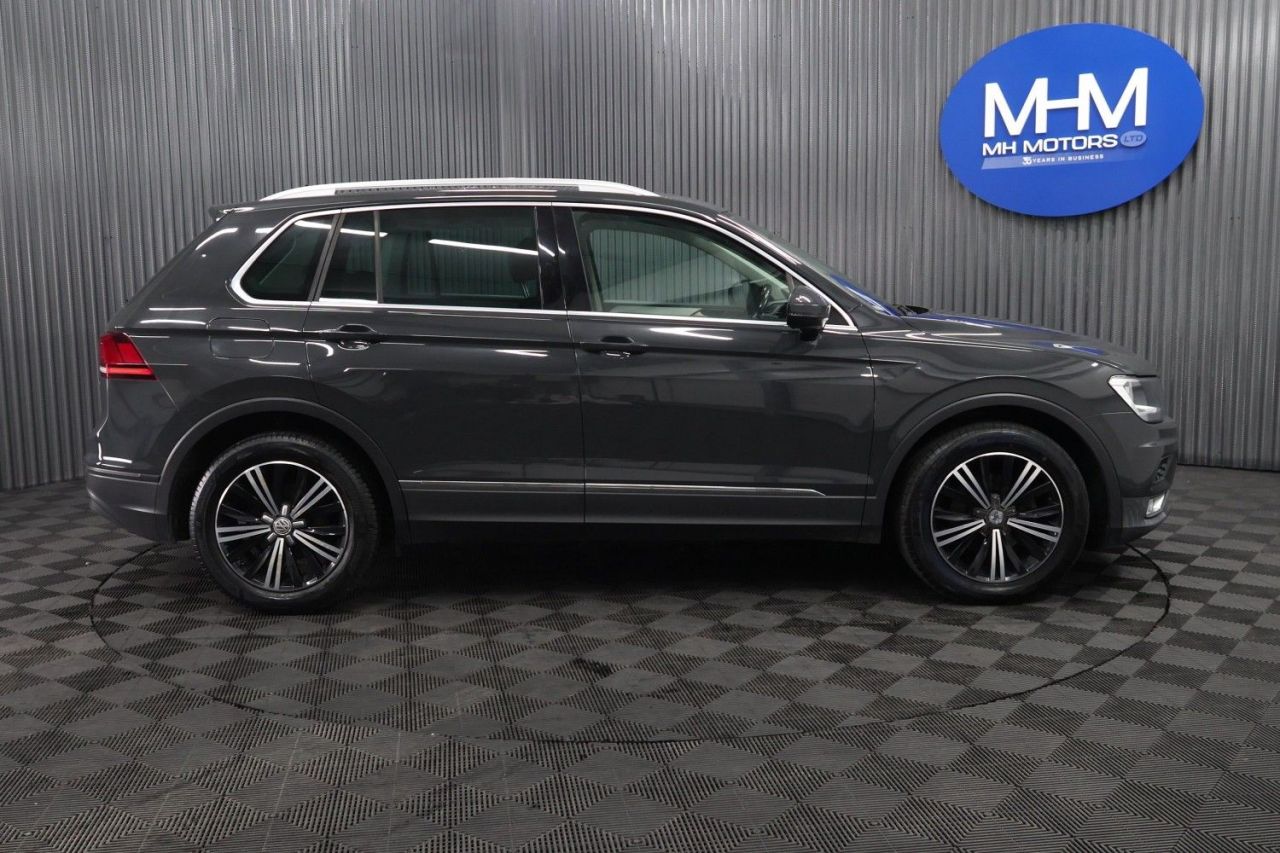 2017 VOLKSWAGEN TIGUAN 2.0 TDI BlueMotion Tech SE Navigation SUV 5dr Diesel Manual Euro 6 (s/s) (1 - vehicle photo 8 for sale on PureCar