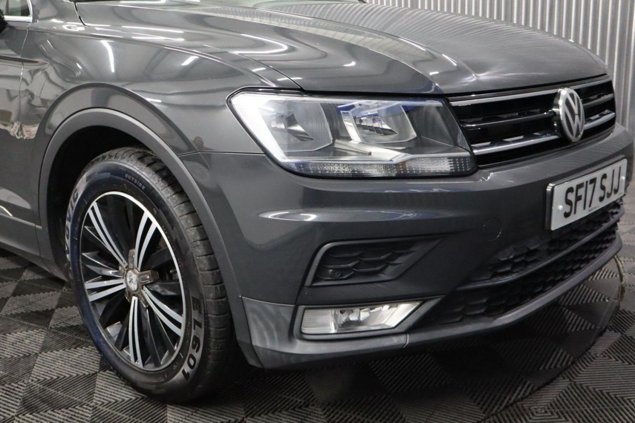 2017 VOLKSWAGEN TIGUAN 2.0 TDI BlueMotion Tech SE Navigation SUV 5dr Diesel Manual Euro 6 (s/s) (1 - vehicle photo 10 for sale on PureCar