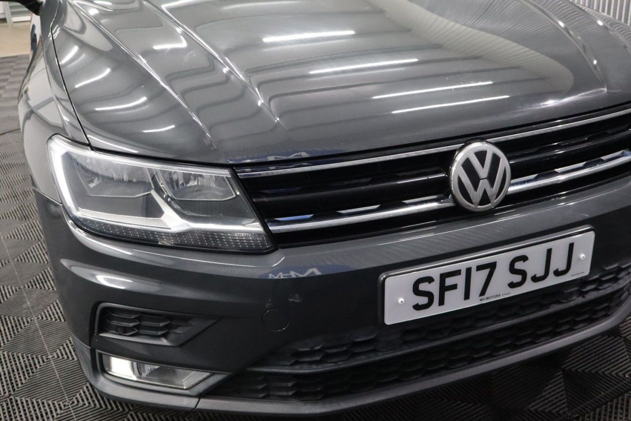 2017 VOLKSWAGEN TIGUAN 2.0 TDI BlueMotion Tech SE Navigation SUV 5dr Diesel Manual Euro 6 (s/s) (1 - vehicle photo 11 for sale on PureCar