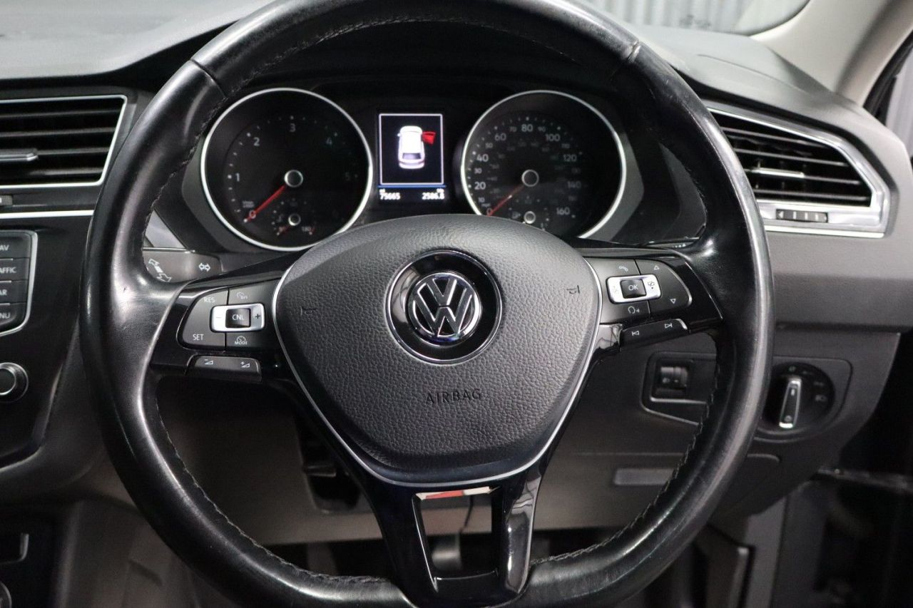 2017 VOLKSWAGEN TIGUAN 2.0 TDI BlueMotion Tech SE Navigation SUV 5dr Diesel Manual Euro 6 (s/s) (1 - vehicle photo 28 for sale on PureCar