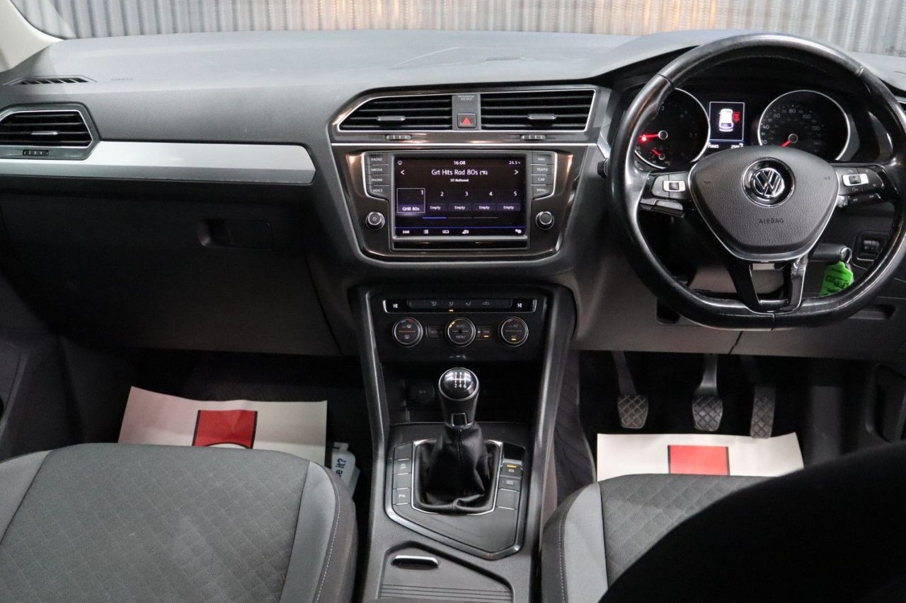 2017 VOLKSWAGEN TIGUAN 2.0 TDI BlueMotion Tech SE Navigation SUV 5dr Diesel Manual Euro 6 (s/s) (1 - vehicle photo 35 for sale on PureCar