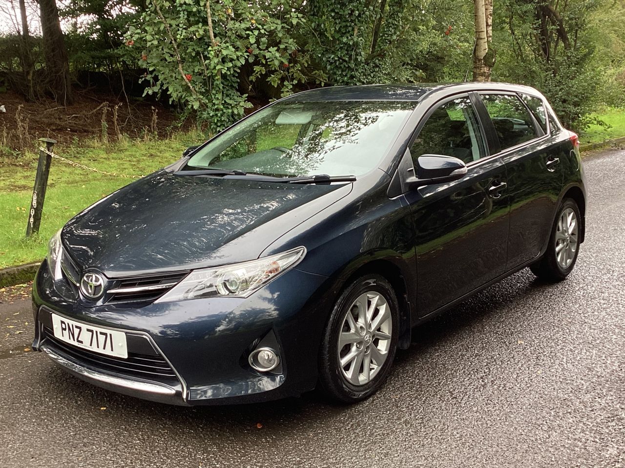 2014 TOYOTA AURIS 1.4 D-4D Icon Hatchback 5dr Diesel Manual Euro 5 (s/s) (90 ps) - vehicle photo 3 for sale on PureCar