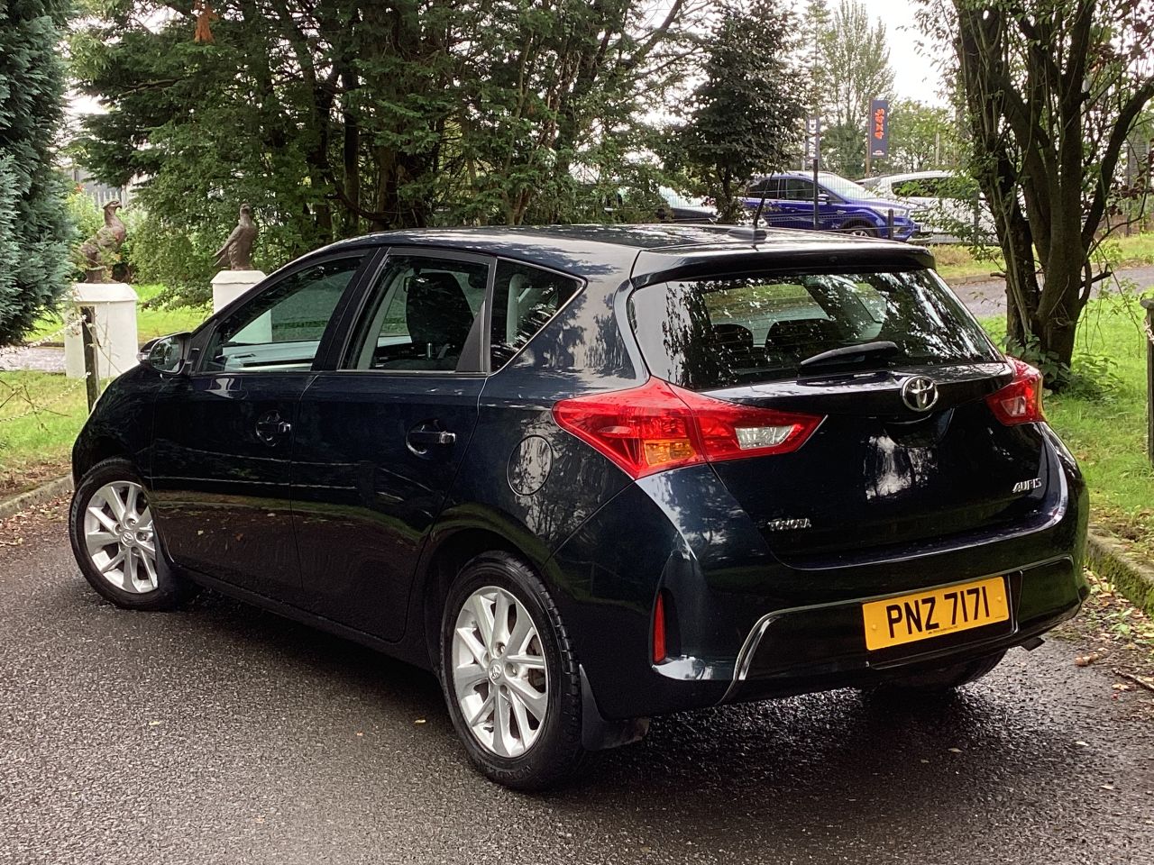 2014 TOYOTA AURIS 1.4 D-4D Icon Hatchback 5dr Diesel Manual Euro 5 (s/s) (90 ps) - vehicle photo 4 for sale on PureCar